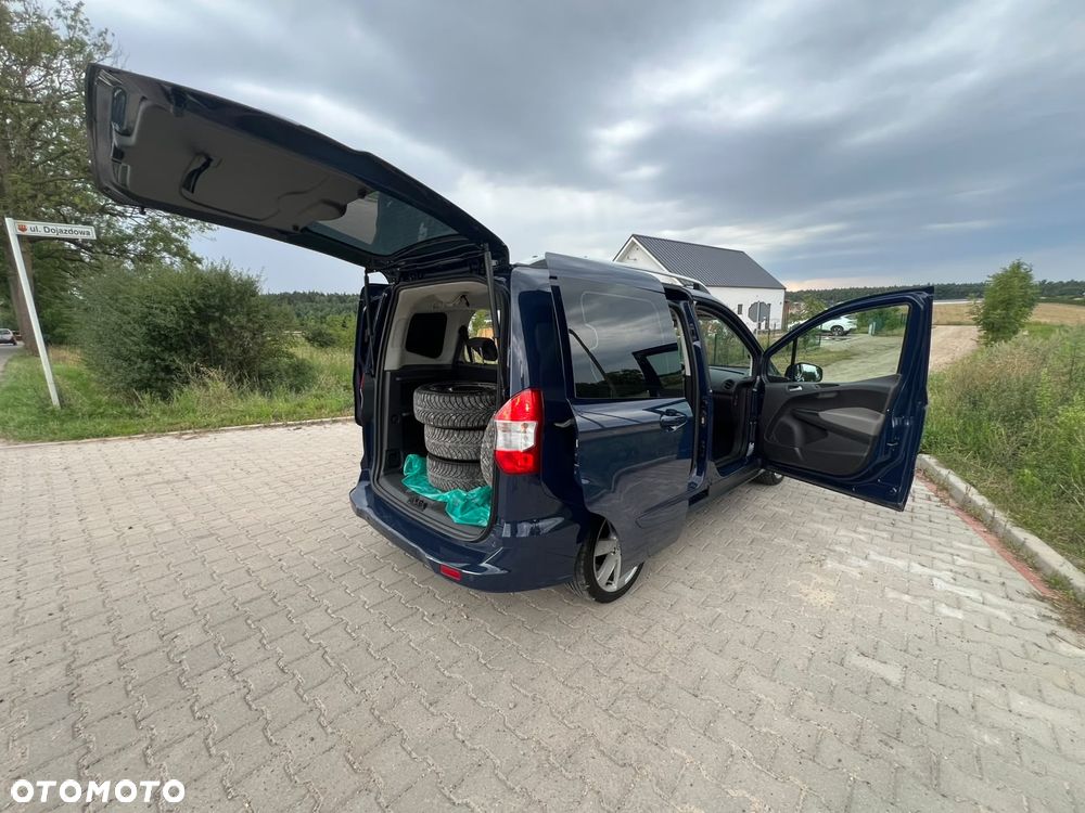 Ford Tourneo Courier - 31