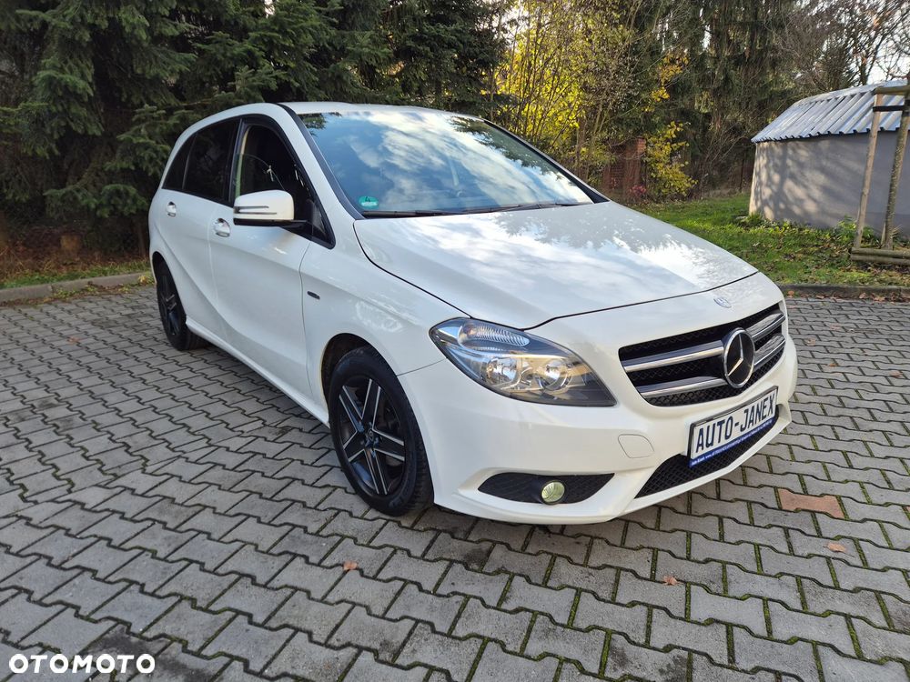 Mercedes-Benz Klasa B 180 7G-DCT Edition - 3