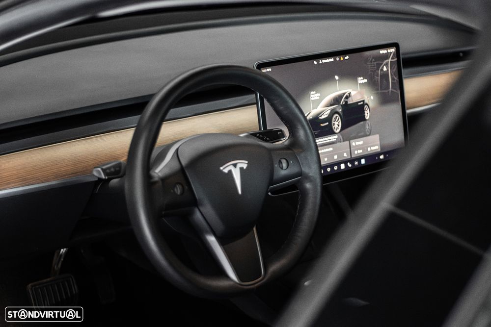 Tesla Model 3 - 8