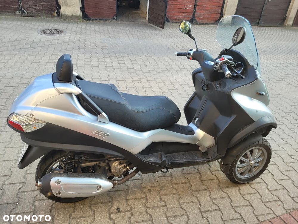 Piaggio MP-3 - 4