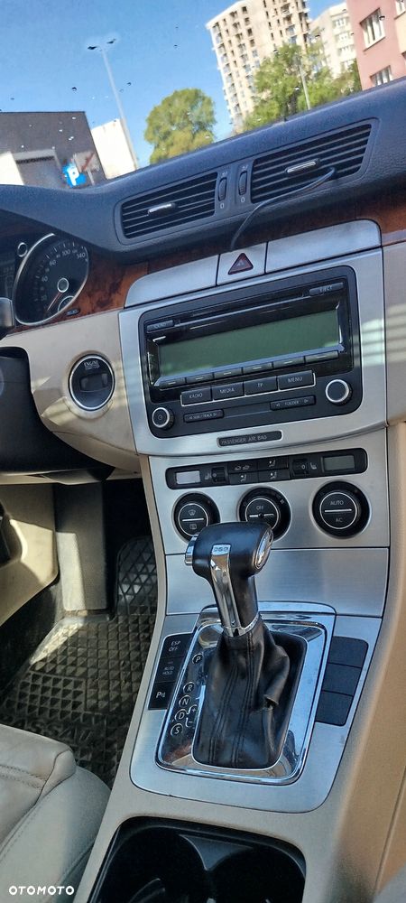 Volkswagen Passat - 8