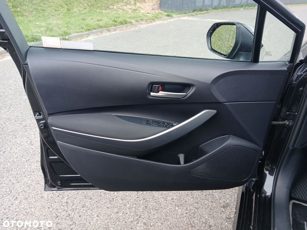 Toyota Corolla 1.8 Hybrid Comfort - 39