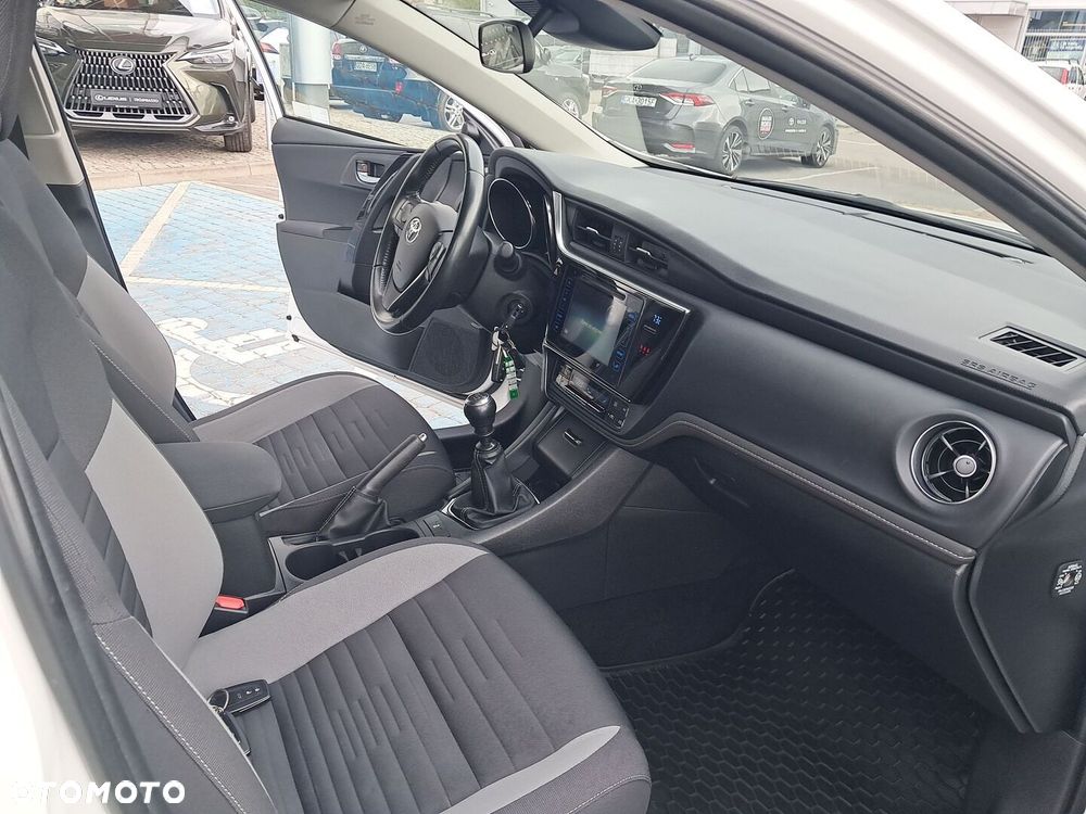Toyota Auris 1.4 D-4D Premium - 21