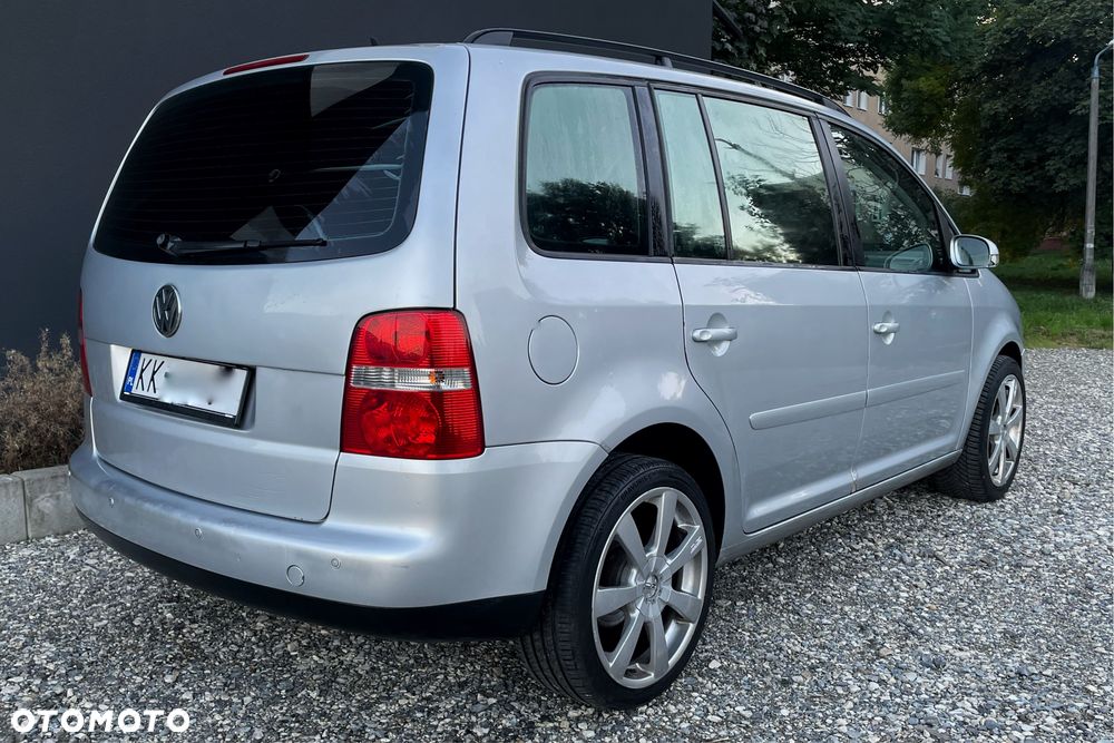 Volkswagen Touran - 5