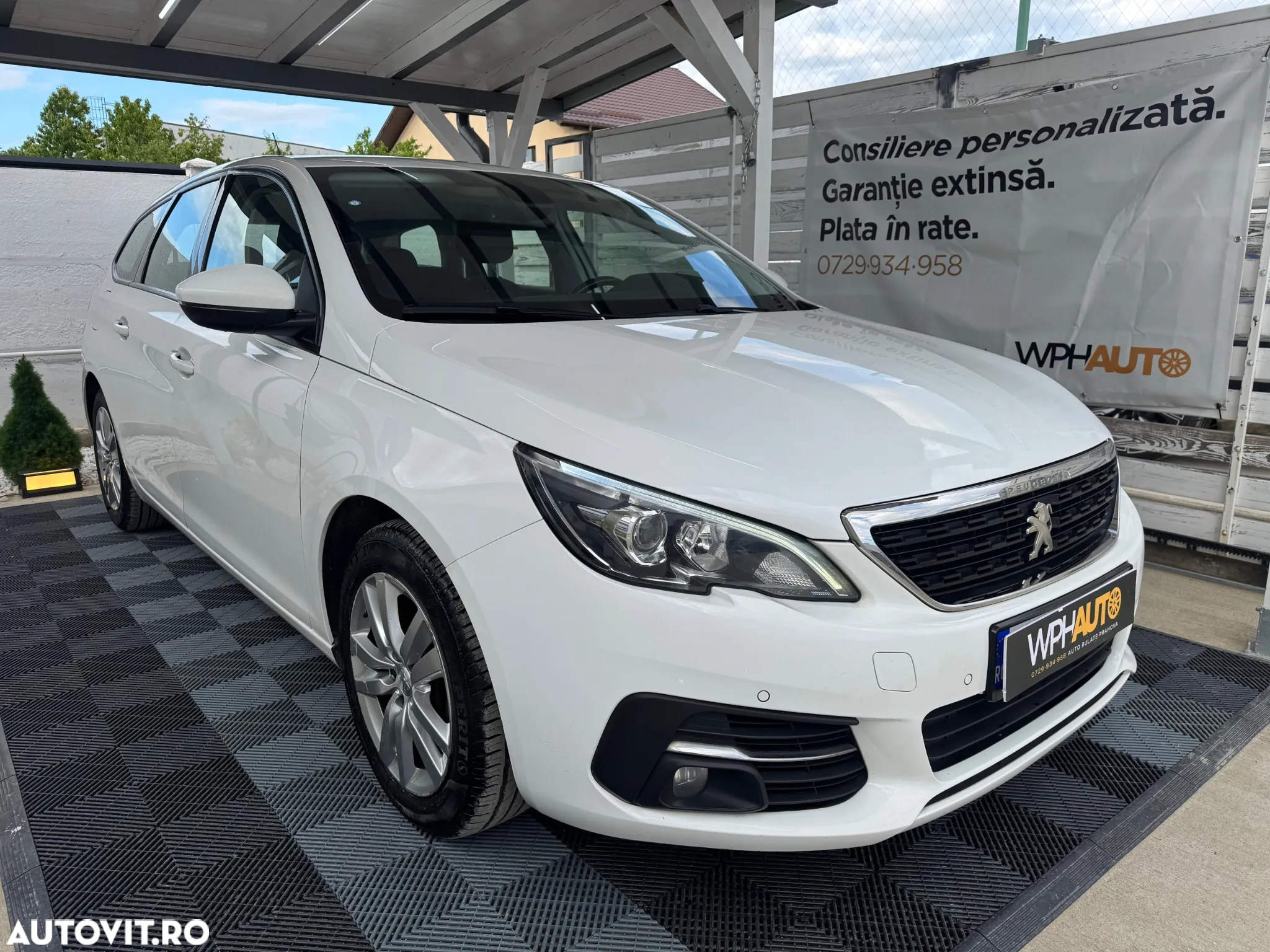 Peugeot 308 SW PureTech 110 Stop & Start Allure - 12