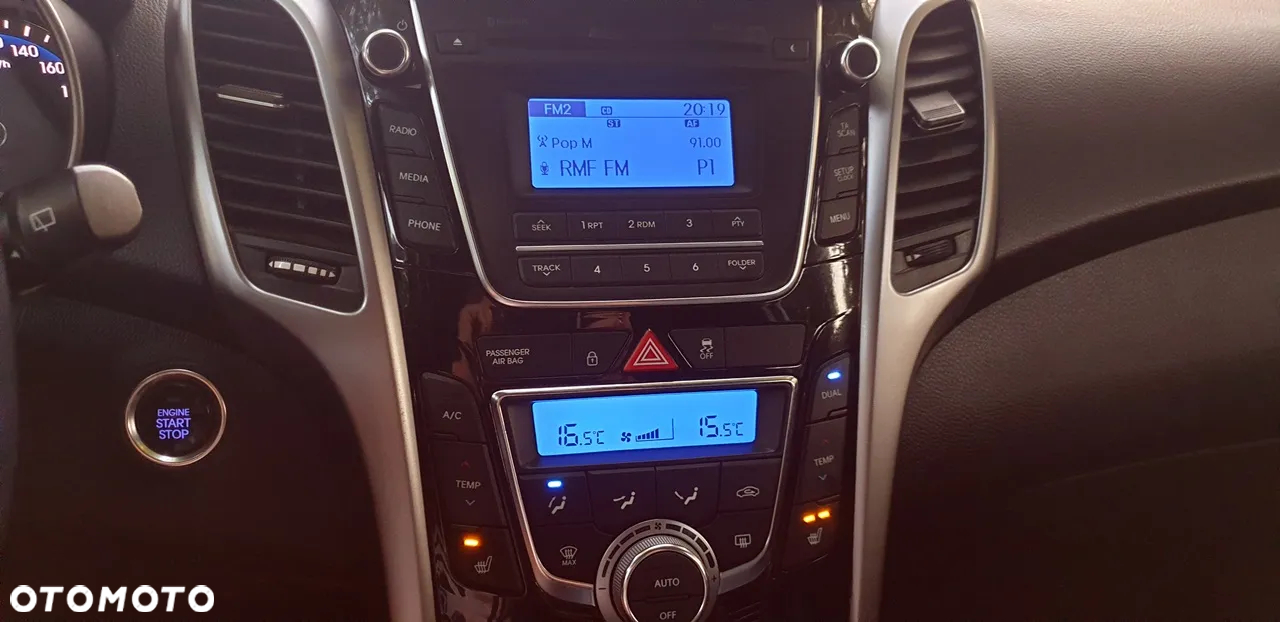 Hyundai i30 1.6 CRDI Fifa World Cup Edition - 17
