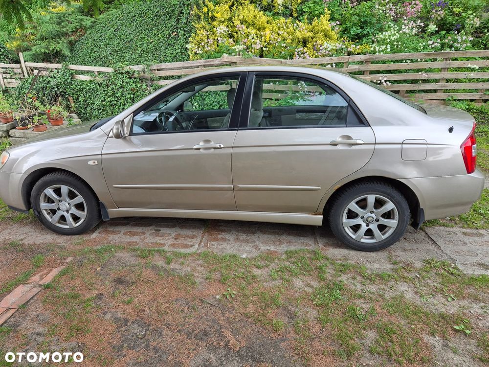 Kia Cerato - 4