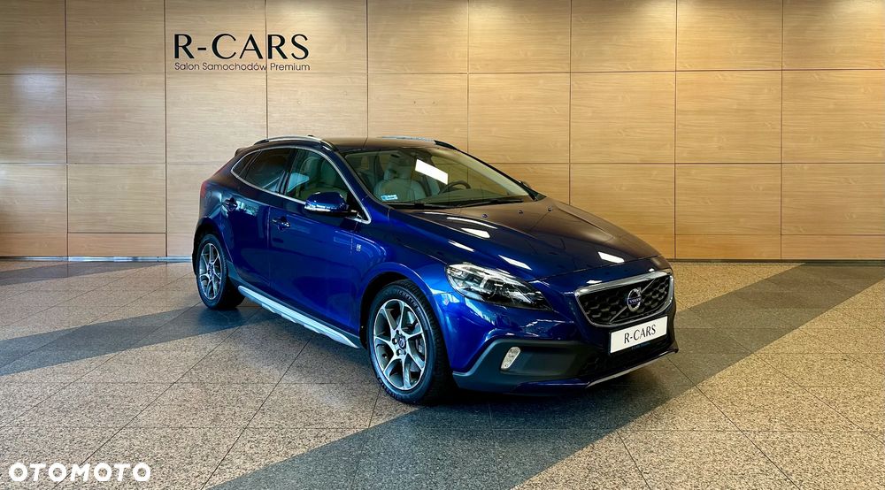 Volvo V40 Cross Country T3 Drive-E Ocean Race - 1