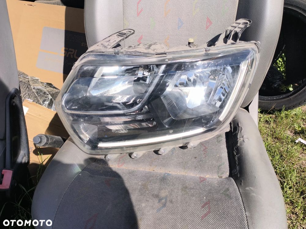Dacia Duster II 2 17-21 Lampa Lewa Przód Przednia LED - 1