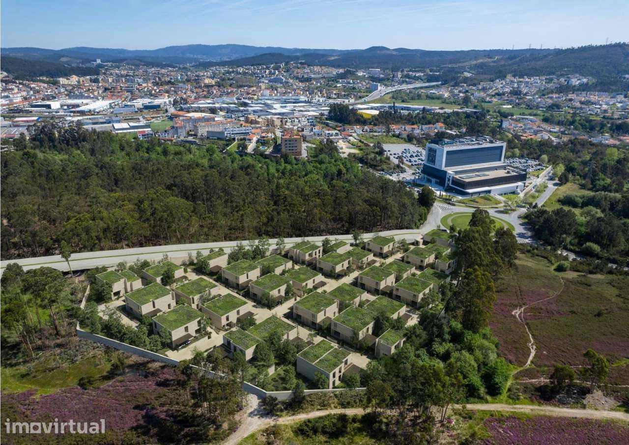 Moradia T2 | 2 Suítes | Jardim Privativo | Condomínio Fechado | Piscin - Grande imagem: 2/8