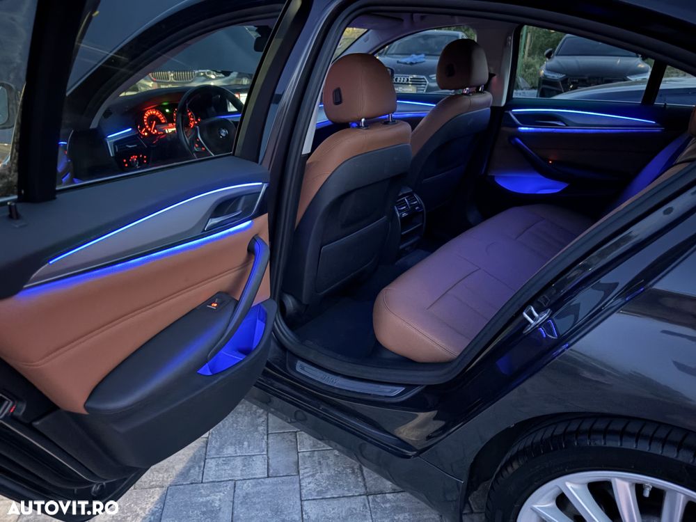 BMW Seria 5 520i Aut. - 31