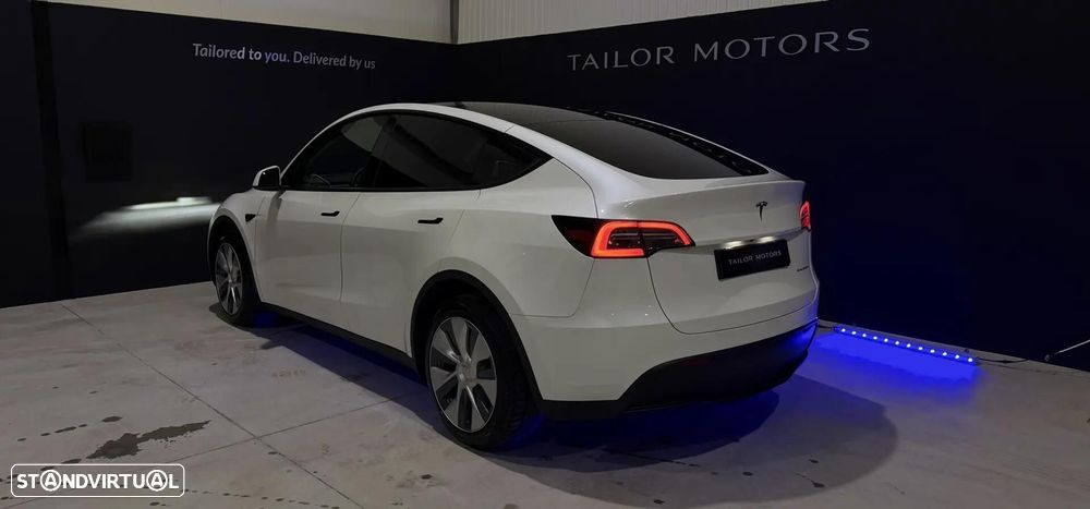 Tesla Model Y Long Range Dual Motor AWD - 9