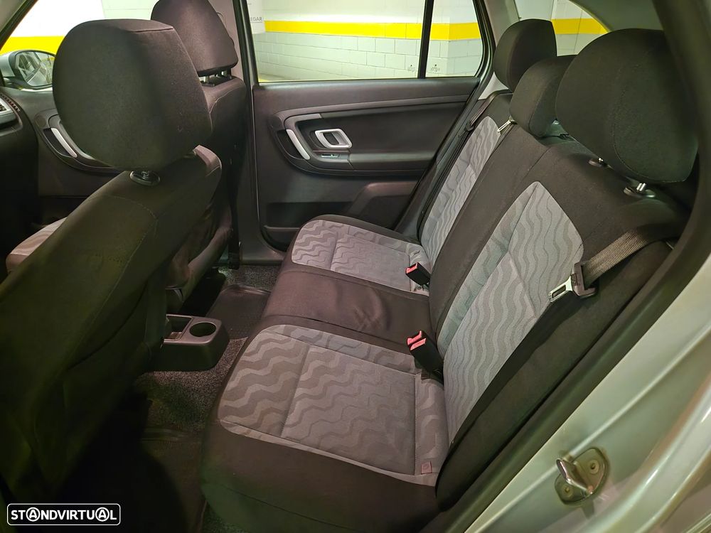Skoda Fabia Break 1.2 Ambiente - 14