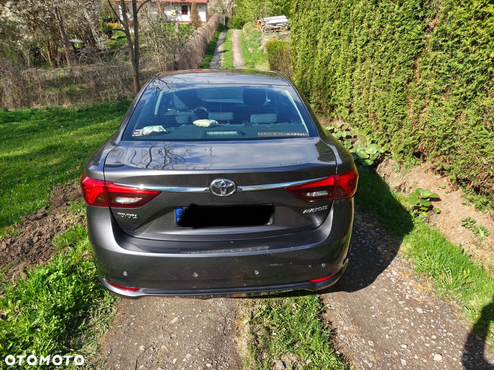 Toyota Avensis 1.6 D-4D Active - 12