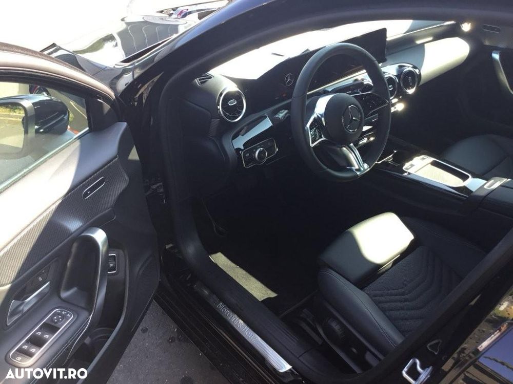 Mercedes-Benz A 200 Sedan MHEV 7G-DCT - 3