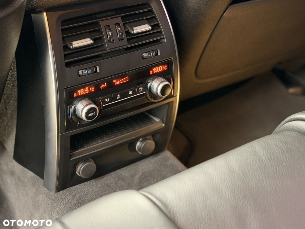 BMW 5GT - 29