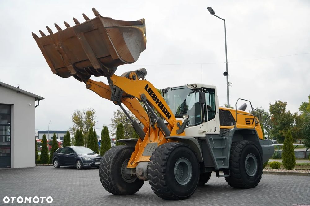 Liebherr L 576 XPower / ŁADOWARKA  CZOŁOWA  TELSKOPOWA /  POJEMNOŚĆ ŁYŻKI 4,7 M3 - 2