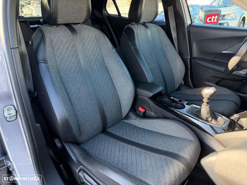 Peugeot 2008 1.2 PureTech Allure - 16