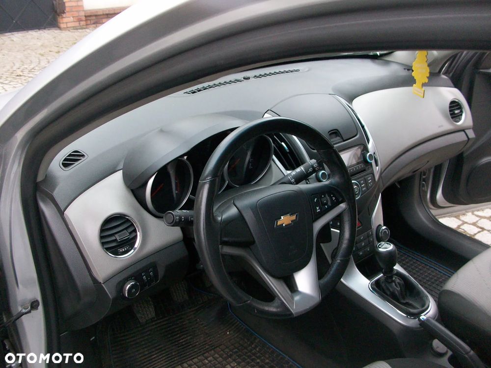 Chevrolet Cruze 1.6 LT+ - 19