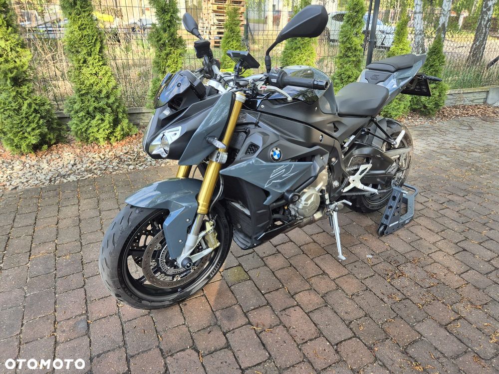 BMW S - 2
