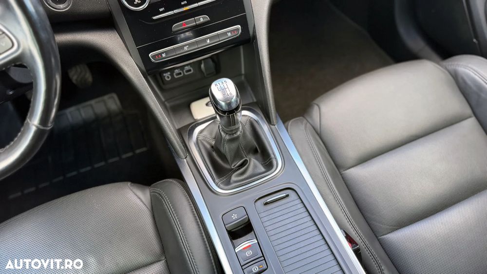 Renault Megane Grandtour TCe 140 GPF INTENS - 17