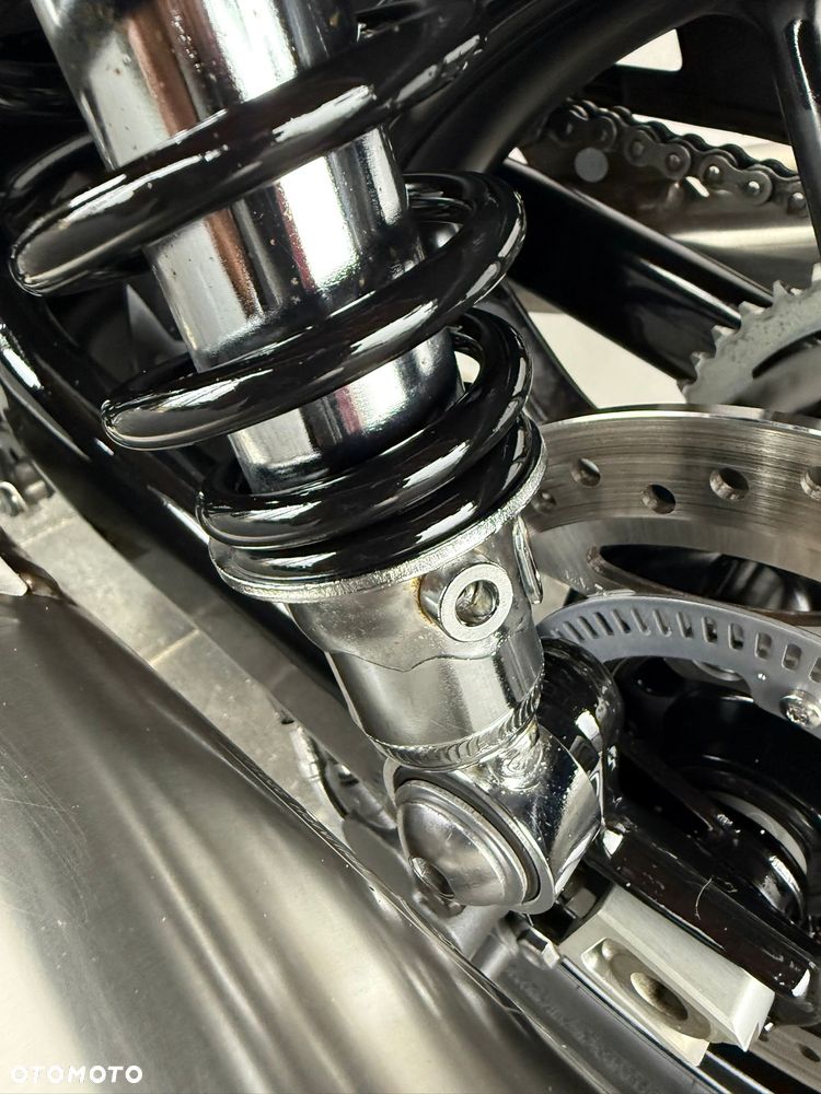 Triumph Street Twin - 35