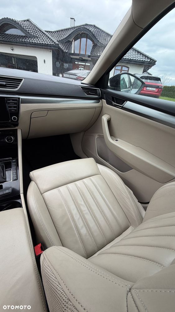 Skoda Superb 2.0 TDI DSG Ambition - 27