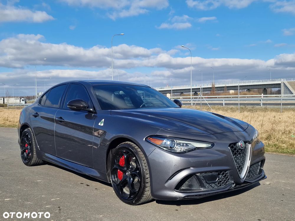 Alfa Romeo Giulia 2.9 V6 Bi-Turbo AT8 Quadrifoglio - 10