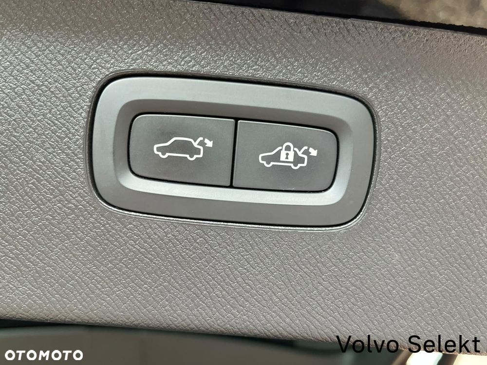 Volvo XC 90 - 40