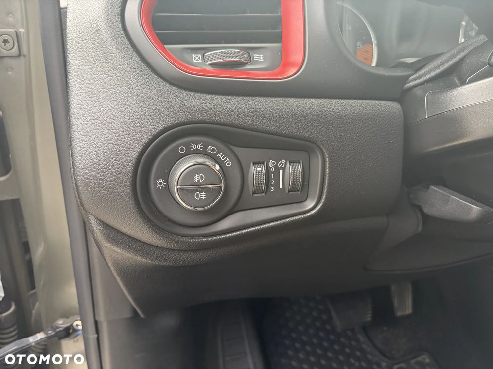 Jeep Renegade - 14