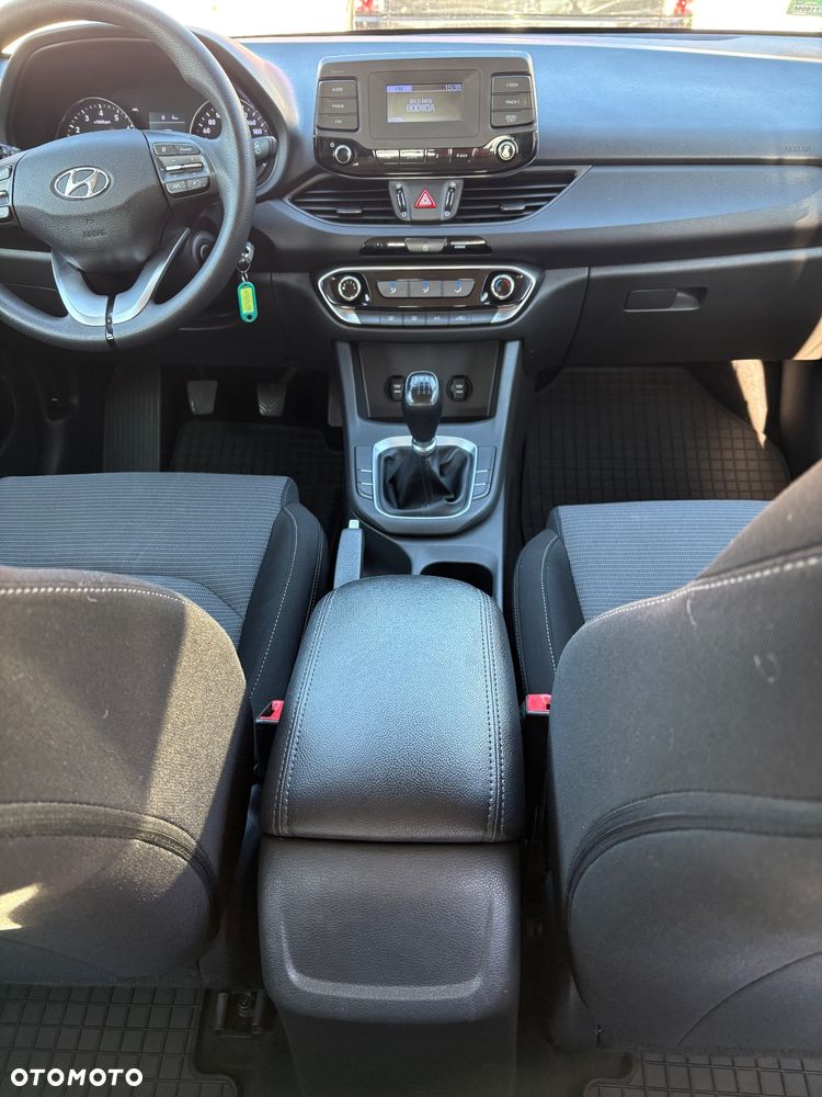 Hyundai i30 1.5 DPI Classic + - 14