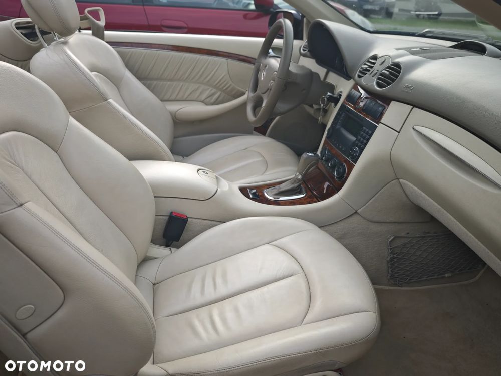 Mercedes-Benz CLK - 24