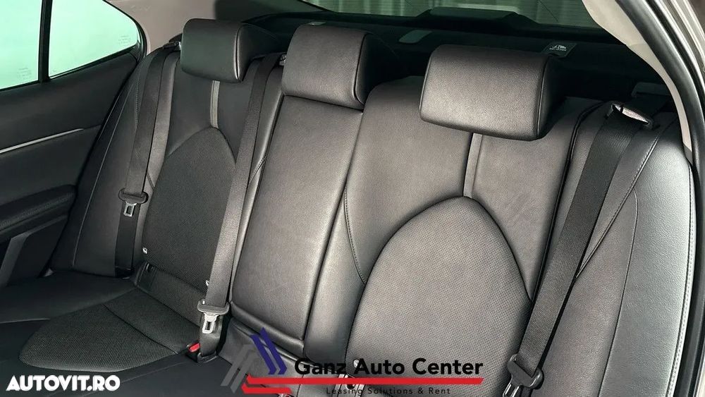 Toyota Camry Executive - 7