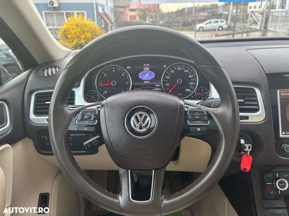 Volkswagen Touareg - 17