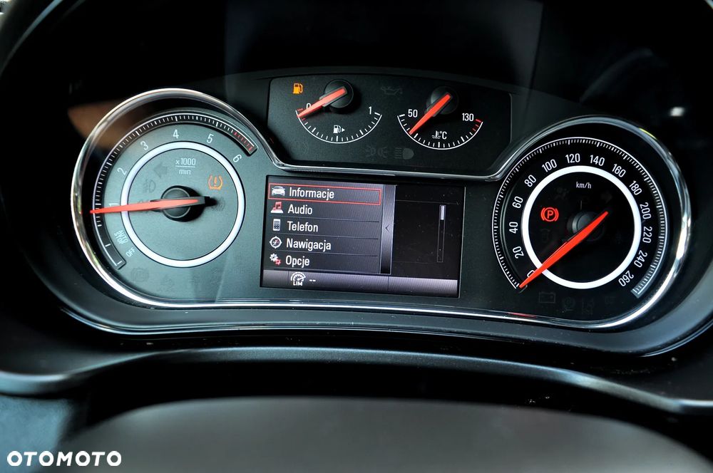 Opel Insignia - 21