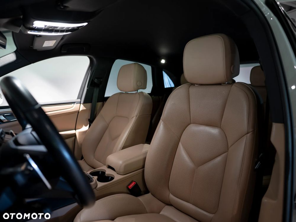 Porsche Macan S - 18