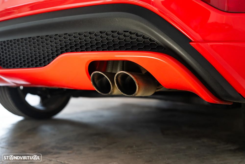 Ford Fiesta 1.6 EcoBoost c/ Pack Pele Desportiva ST - 21