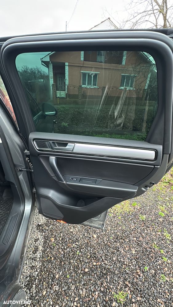 Volkswagen Touareg - 9