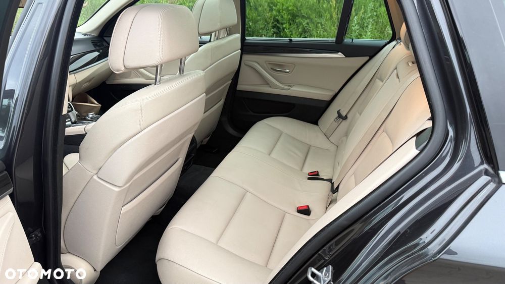 BMW Seria 5 525d - 9
