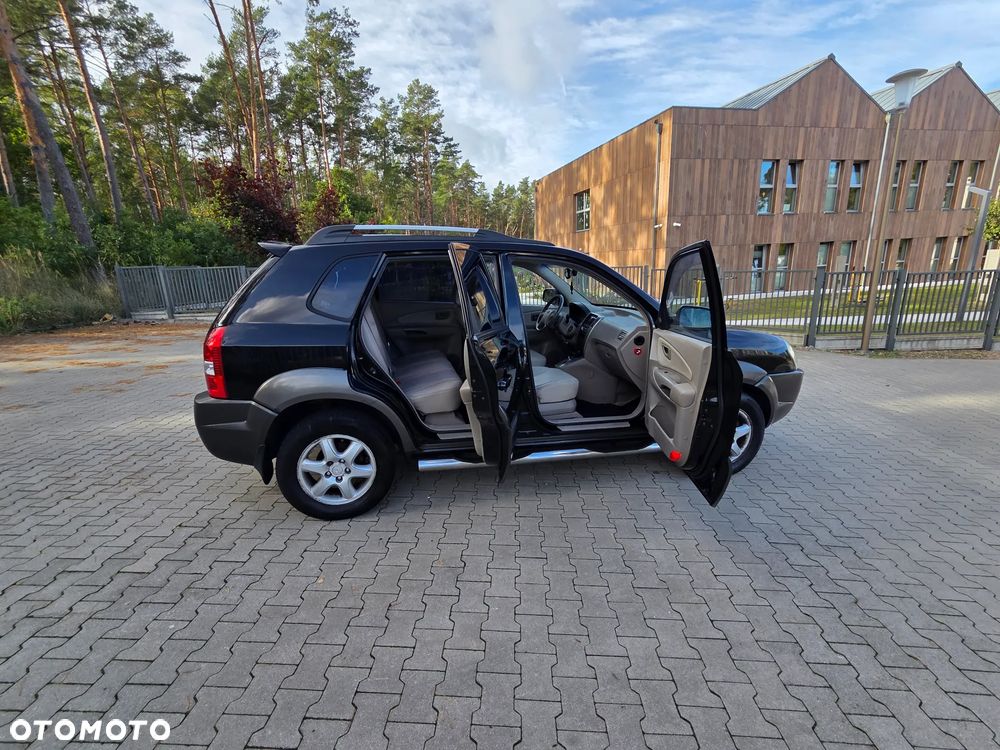 Hyundai Tucson 2.0 CRDi Elegance + - 14