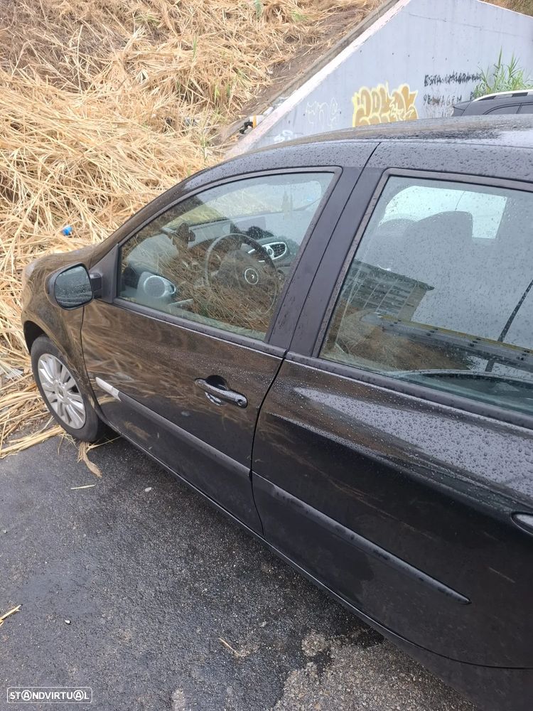 Renault Clio 1.2 16V Dynamique - 1