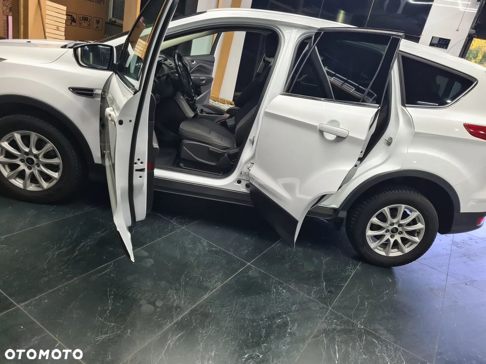 Ford Kuga 2.0 TDCi 2x4 Trend - 17