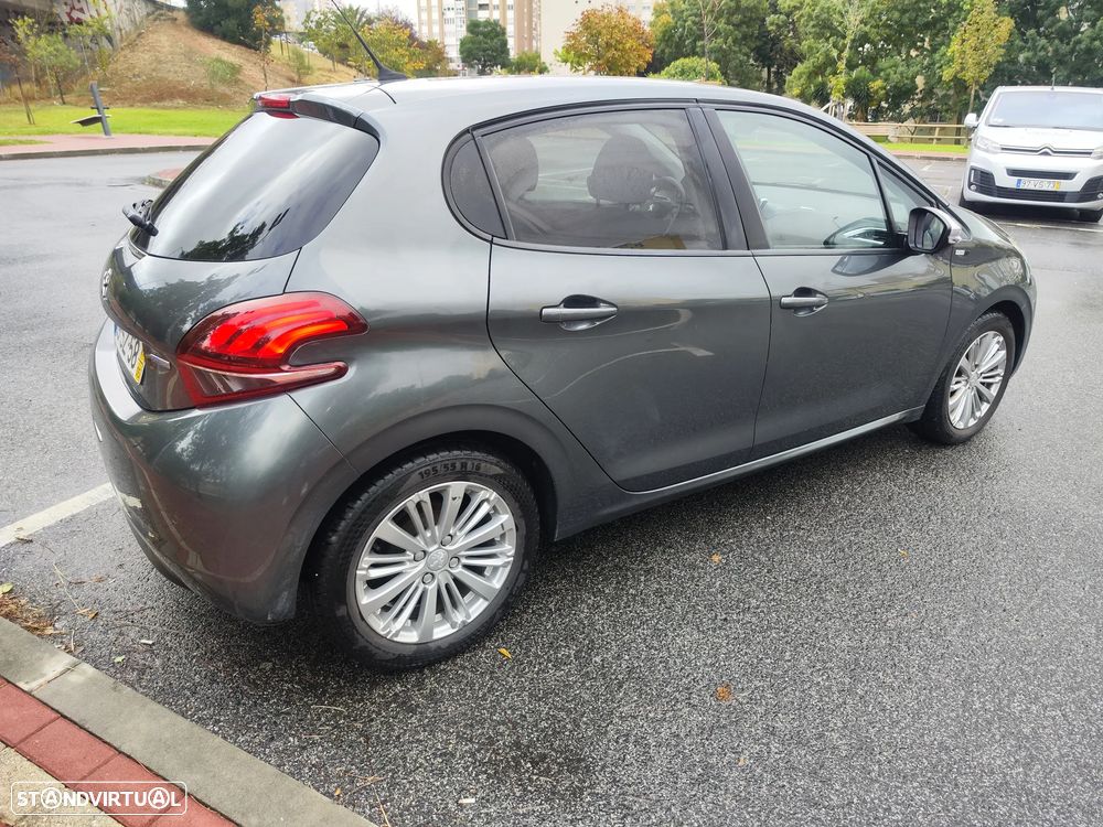 Peugeot 208 1.2 PureTech Style - 6