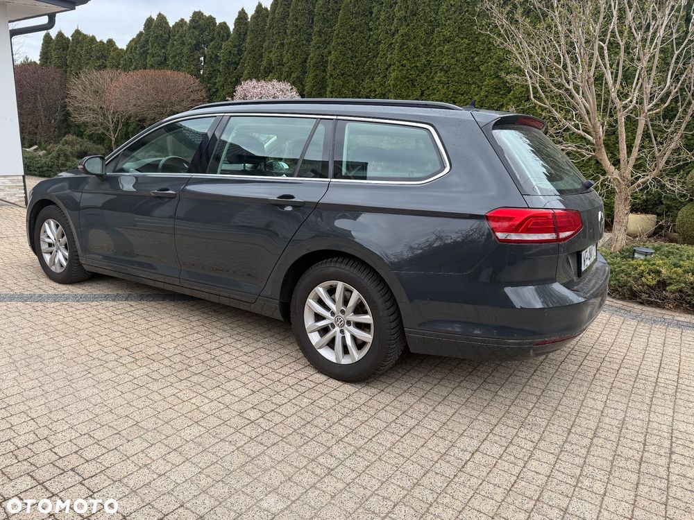 Volkswagen Passat 2.0 TDI SCR Business - 22
