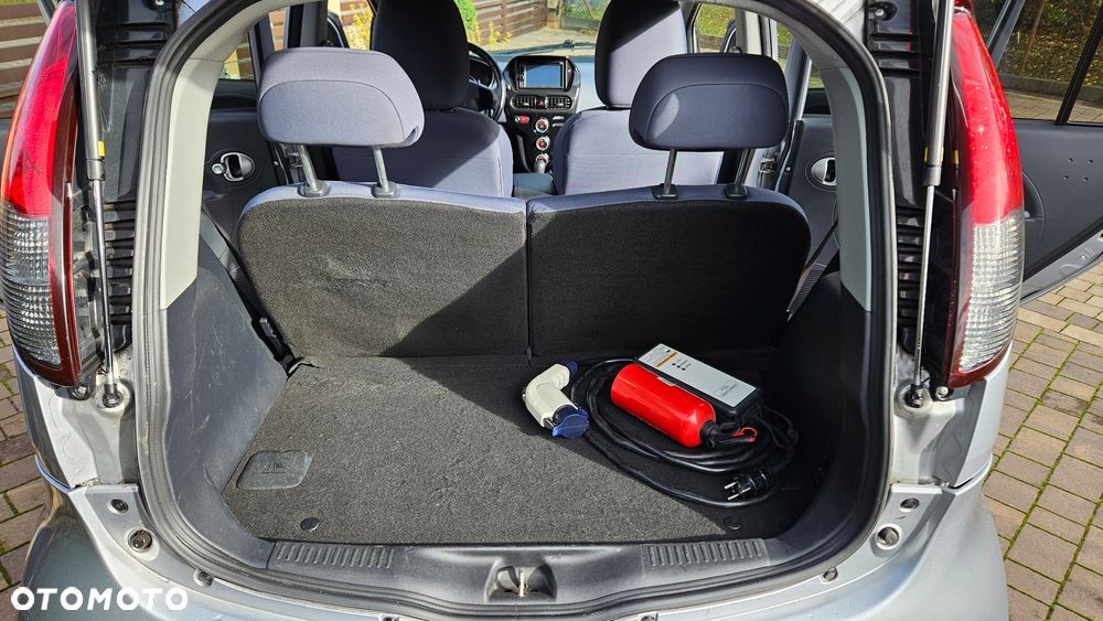 Peugeot iOn High Line - 13