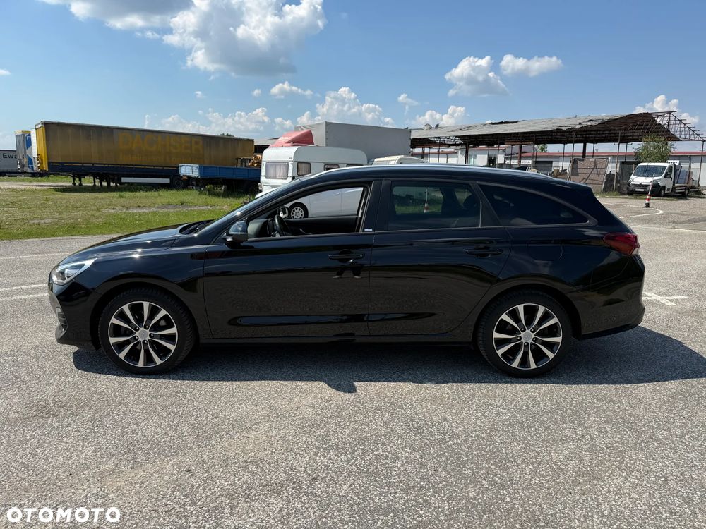 Hyundai i30 1.6 CRDI DCT Intro - 12