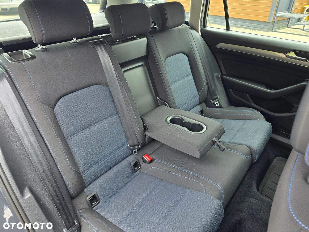Volkswagen Passat Variant - 14