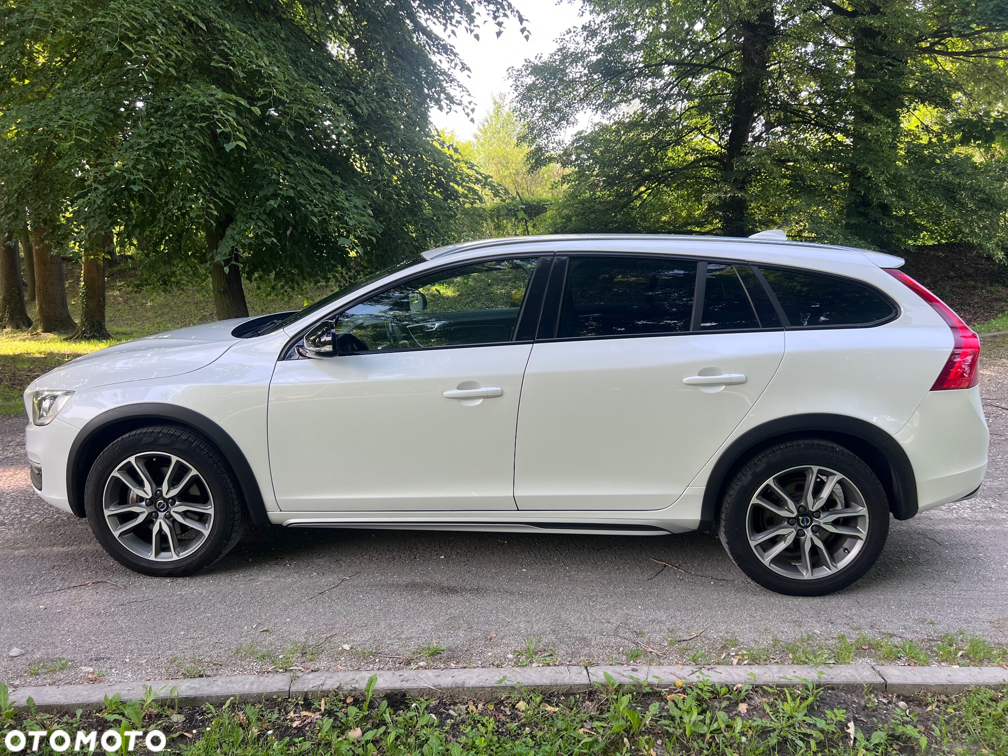 Volvo V60 Cross Country D4 Drive-E Momentum - 13