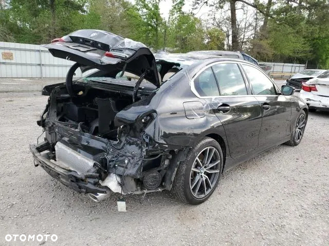 BMW Seria 3 330i sport - 3