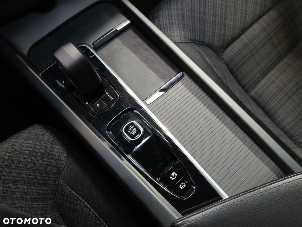 Volvo XC 60 B4 D AWD Core - 29